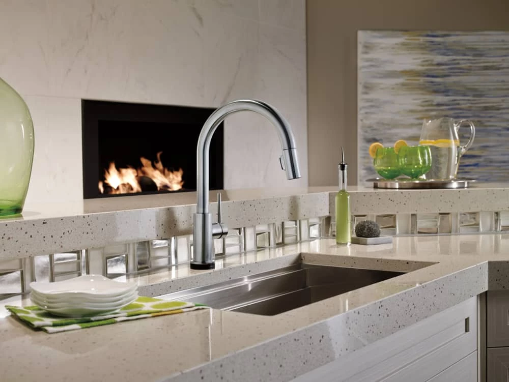 Delta Faucet Trinsic Single Handle High Arc Pull Down Kitchen Faucet - Image 10